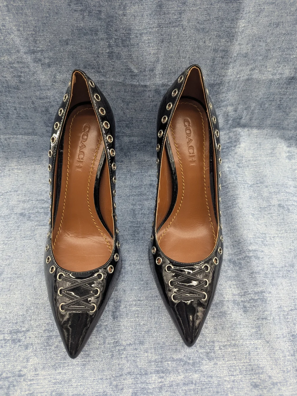 Coach Varick Pumps Patent Leather Pointed Toe Grommet Stiletto Heel Black Sz 7.5